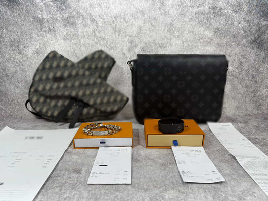 4 Items Bundle Deal (Perfect Reselling Starter Pack) (All Come W/Receipt🧾)